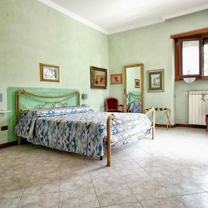 Camera con letto king size